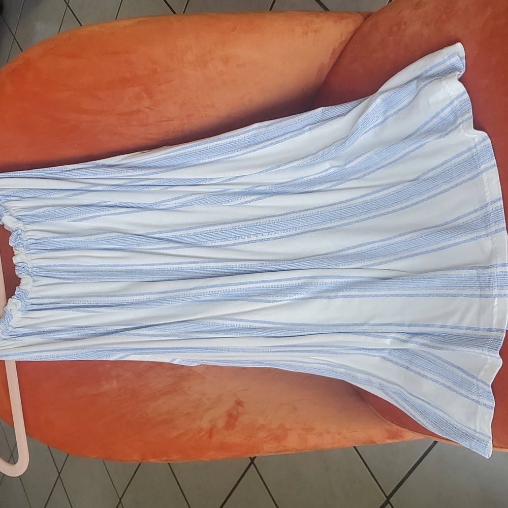 Skies are blue striped tank L